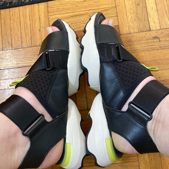 Sorel kinetic impact sandals 8 - Picture 5 of 12